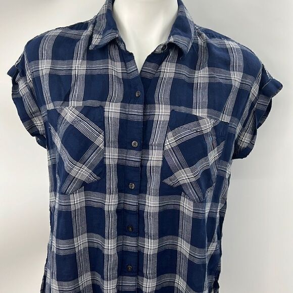 Lucky Brand Tops - Lucky Brand small short sleeve Buffalo check top